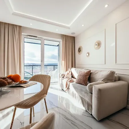 Sea & Stadium Plaza Brzezno Апартаменты *