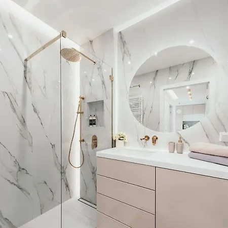 Sea & Stadium Plaza Brzezno * غدانسك